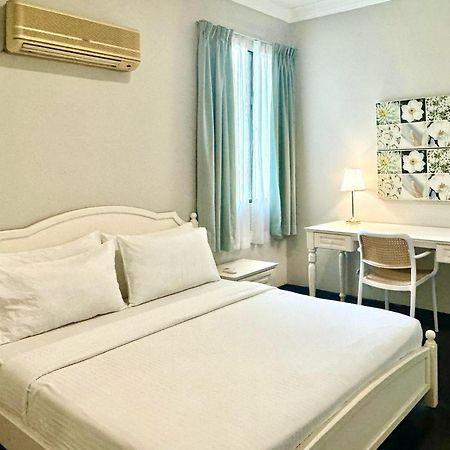 Century Bay Private Residences Sungai Dua Bukit Bagian luar foto