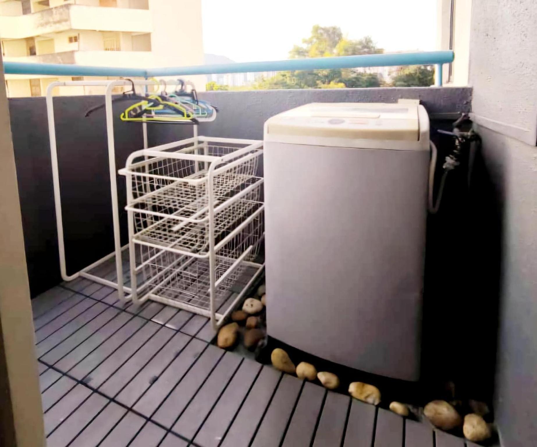 Century Bay Private Residences Sungai Dua Bukit Bagian luar foto